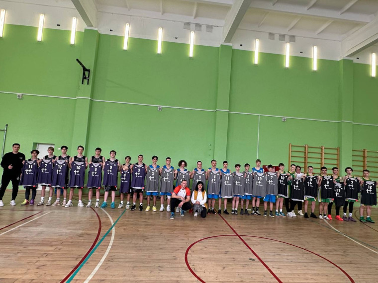 Поздравляем команду Лицея по баскетболу с победой!.