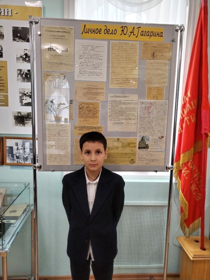 Сегодня обучающиеся 3 «Г» и 3 «В» классов посетили Народный музей Ю.А.Гагарина.