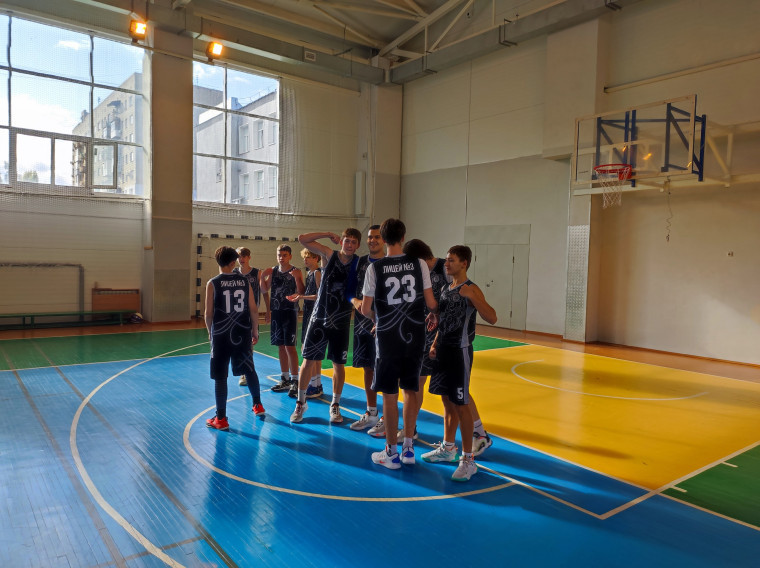 Поздравляем команду Лицея по баскетболу с победой!.